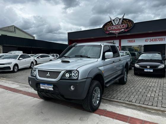 MITSUBISHI L200 OUTDOOR 2.5 HPE 4X4 CD 8V TURBO INTERCOOLER DIESEL 4P AUTOMÁTICO